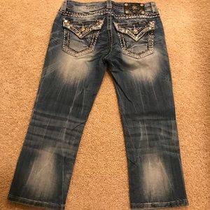 Miss me signature cuffed Capri!